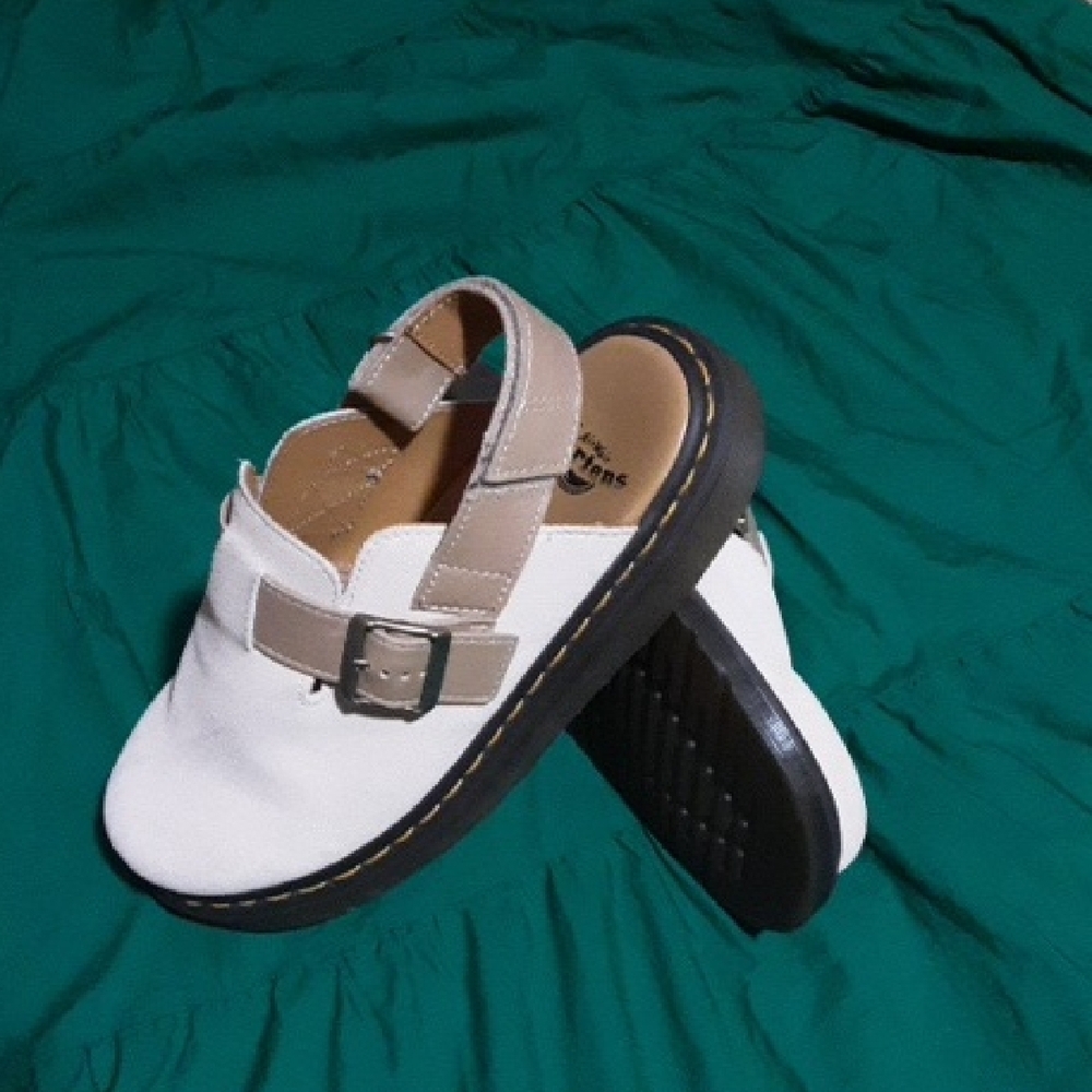 Dr. Martens Tan Leather Men's  Sandals Size 10.
